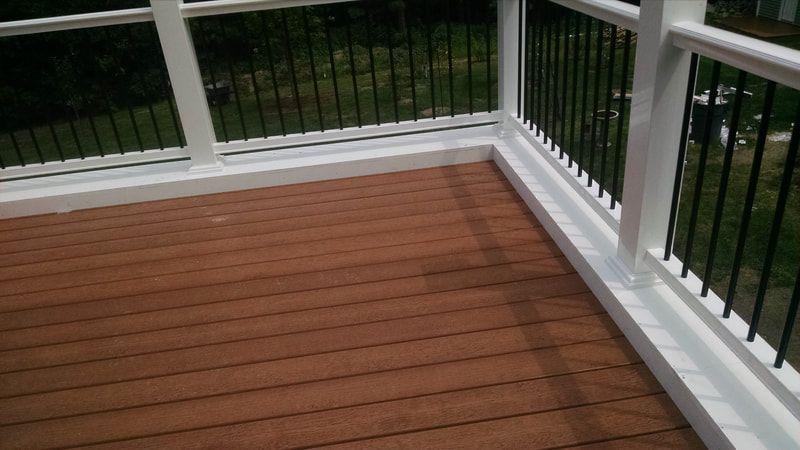Composite Decking and Black Rail